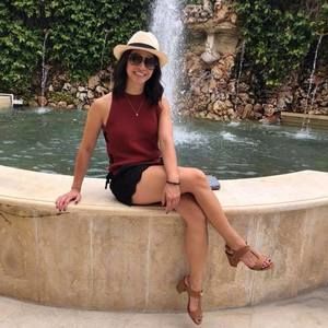 Meet your Posher, Cynthia